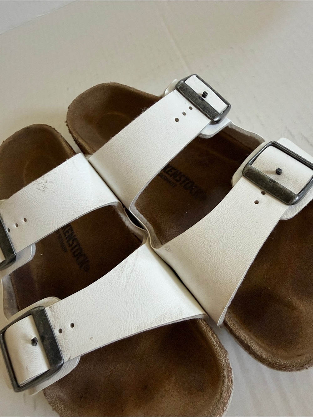 Birkenstocks Arizona White Sandals - Girls Size 34 - Picture 8 of 11